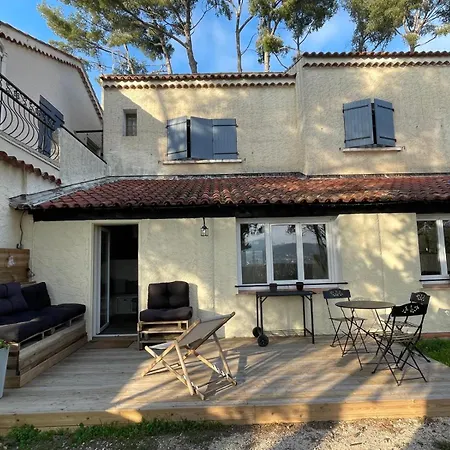 Hébergement de vacances La Solane - Grande Maison Sous Les Pins